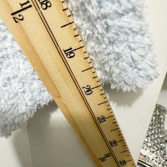 Cup Cakes and Cashmere NWOT Fuzzy Light Blue Ultra Soft V-Neck Sweater Size XL - Picture 6 of 9